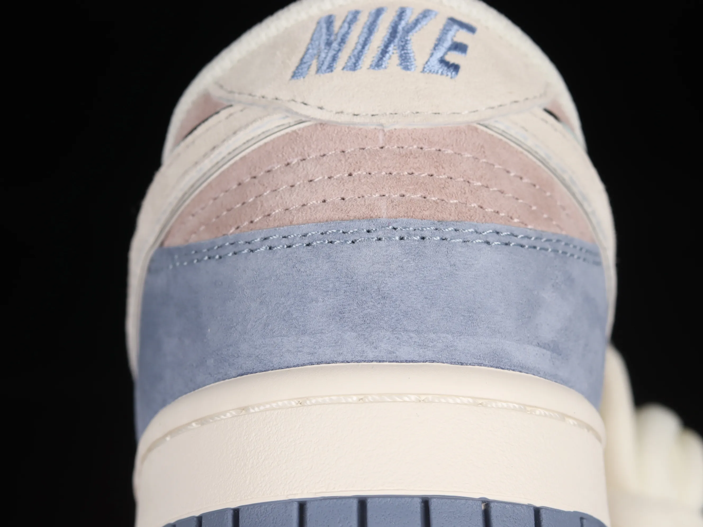 All Categories Nk SB Dunk Series Nk SB Dunk Low Low-top sneakers Otomo Katsuhiro x Nk SB Dunk Low "Steamboy OST" Creative customization collaboration Otomo Katsuhiro co-branded SB low-top sports casual sneakers ST1391-205